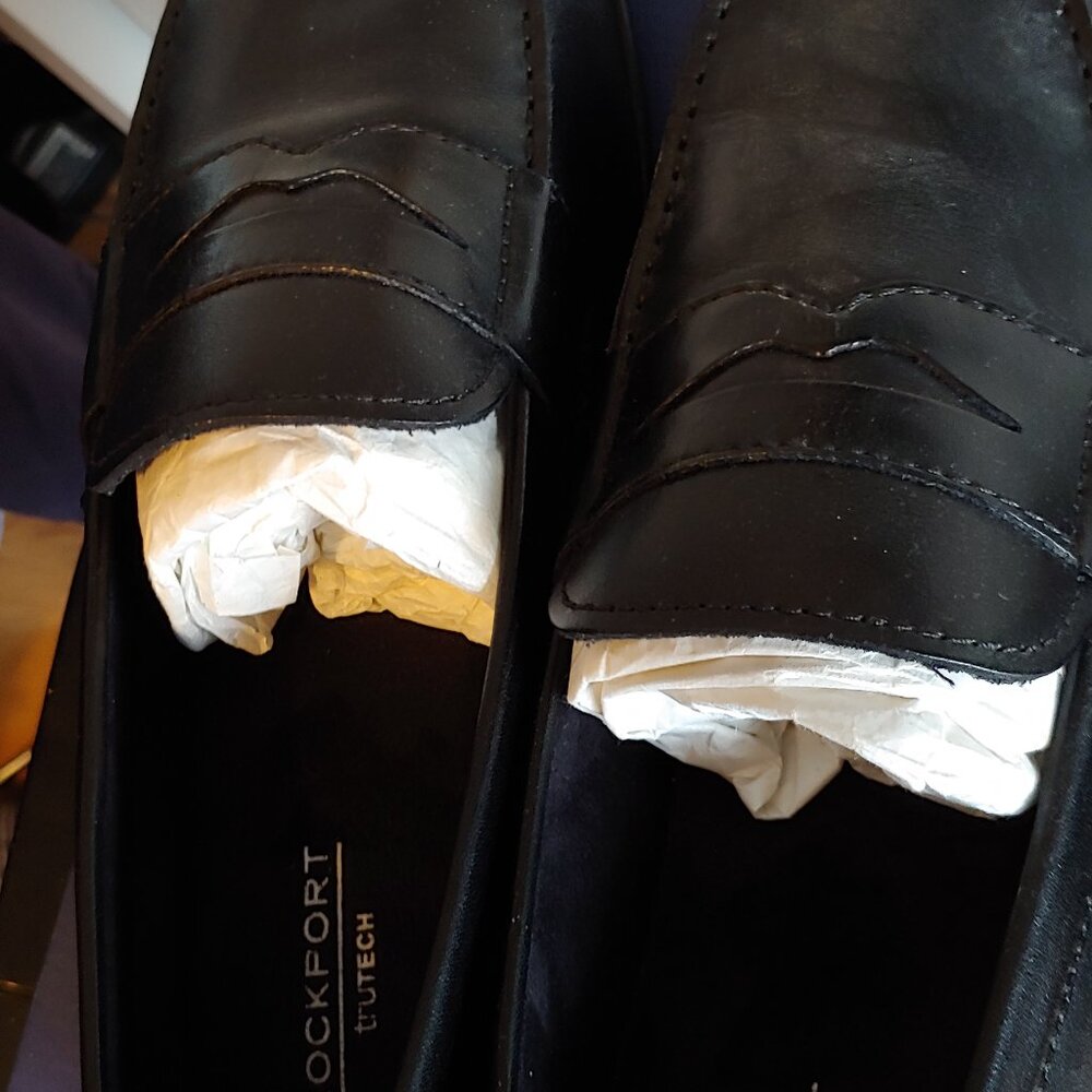 Rockport size 11M black